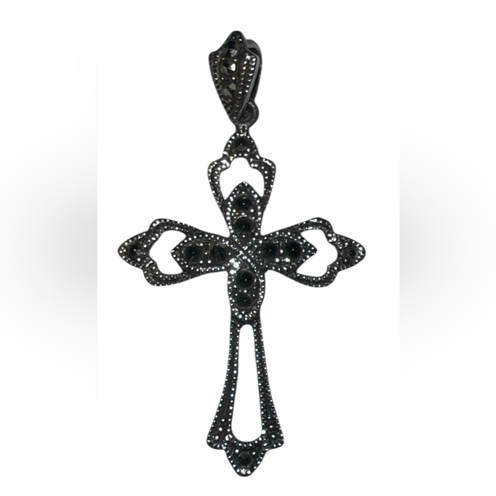 Elegant Sterling Silver Cross Pendant
